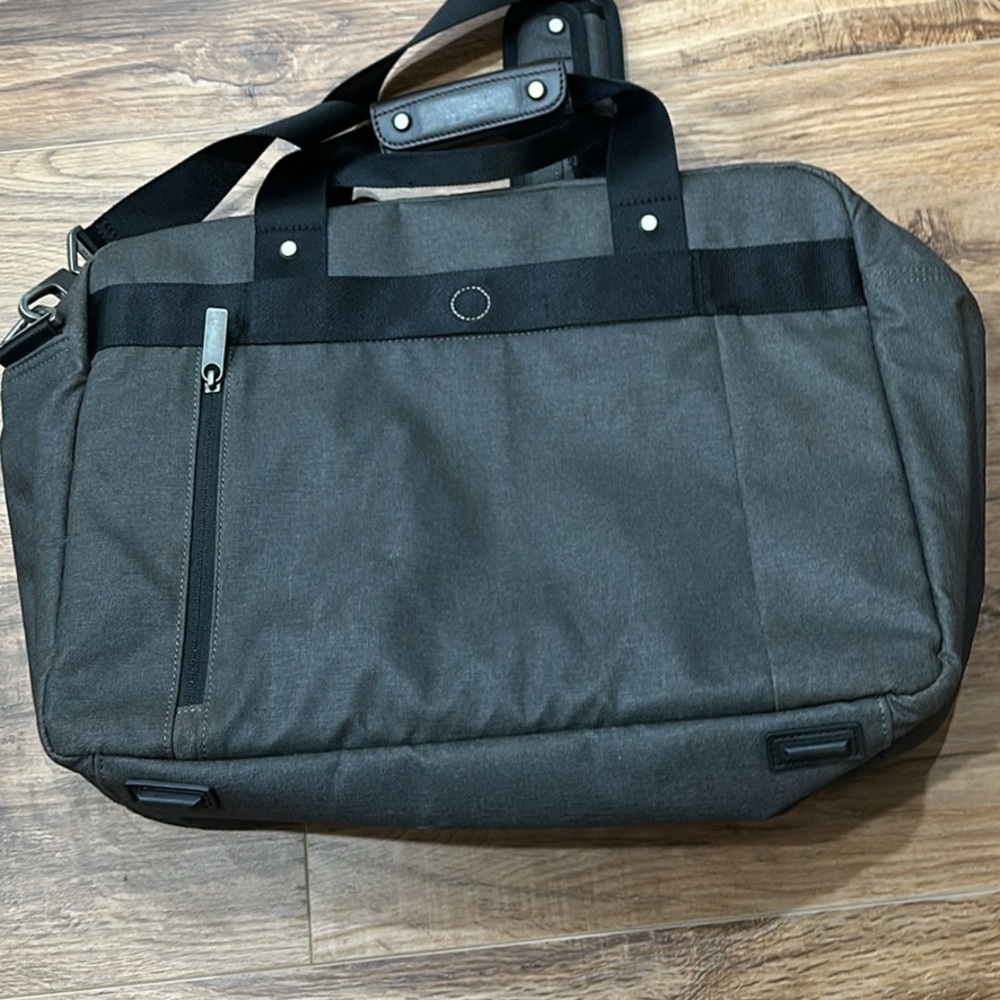 Briggs & Riley Navy Briefcase - Picture 4 of 7